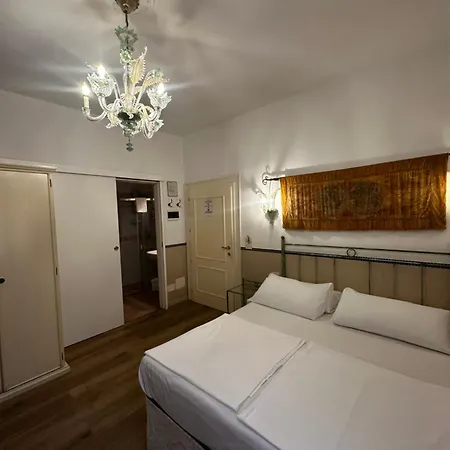 Casanova Bed & Breakfast 4*
