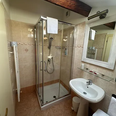 Casanova Bed & Breakfast 4*
