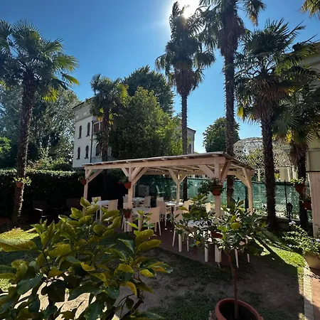 Casanova Bed & Breakfast