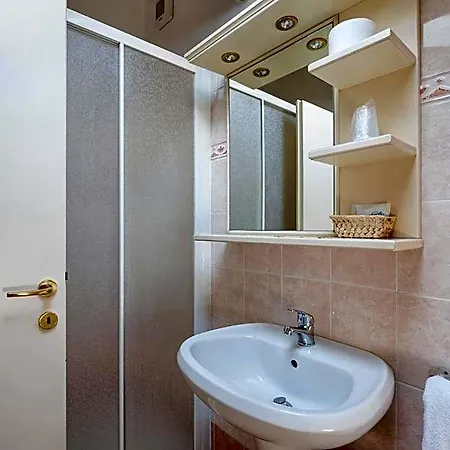 Casanova Bed & Breakfast 4*