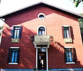 Casanova Bed & Breakfast 4*