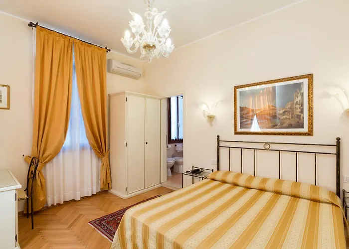 Casanova Bed & Breakfast 4*